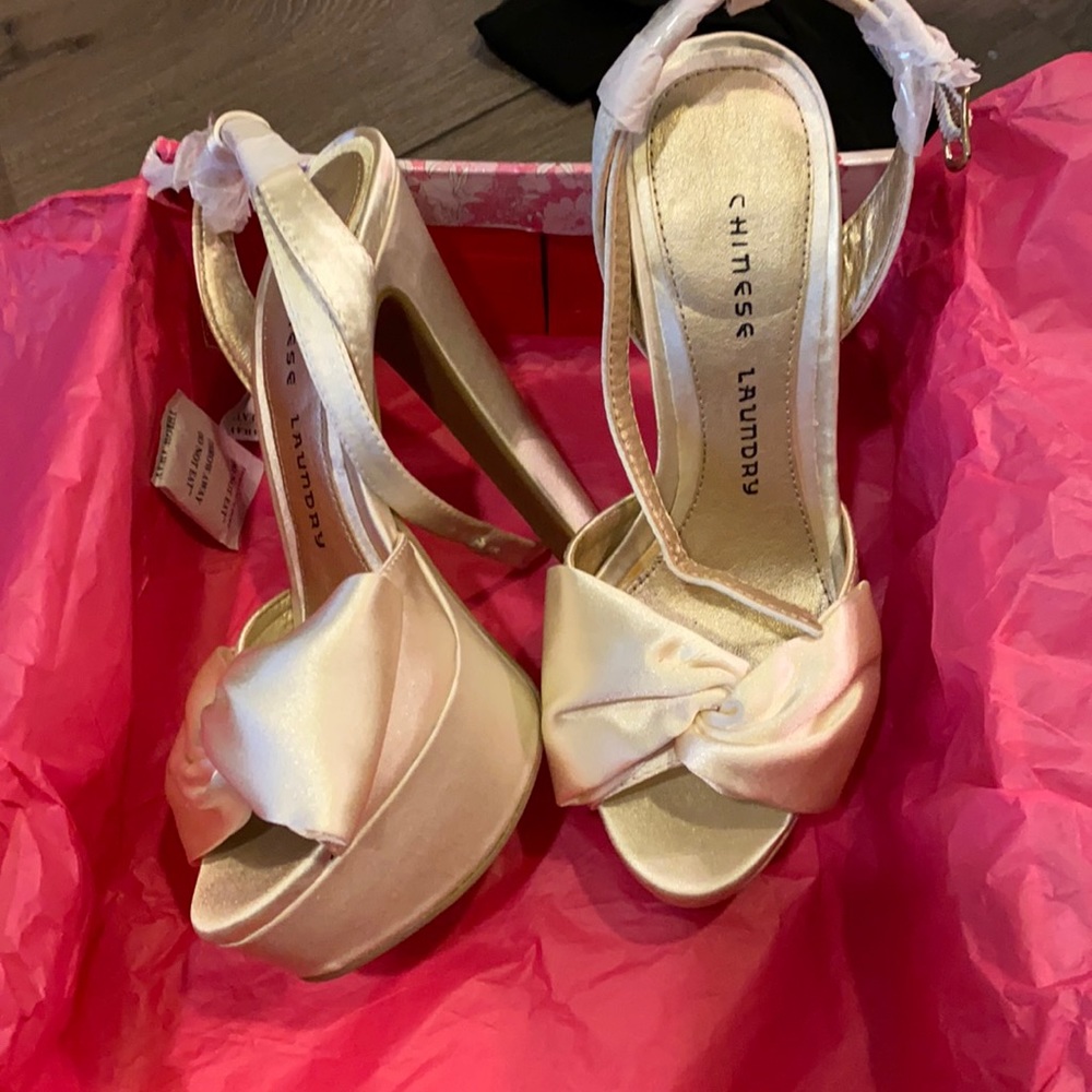 Chinese laundry platform sandals